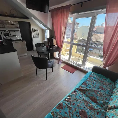 Cozy 7 Minutes From The Sea With A Large Terrace Apartment