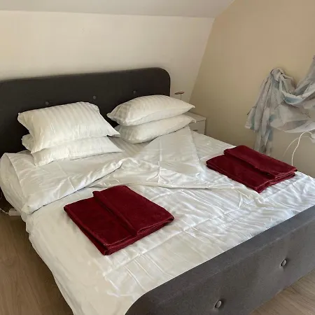 Apartment Cozy 7 Minutes From The Sea With A Large Terrace