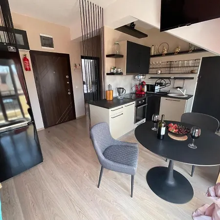 Cozy 7 Minutes From The Sea With A Large Terrace Apartment *