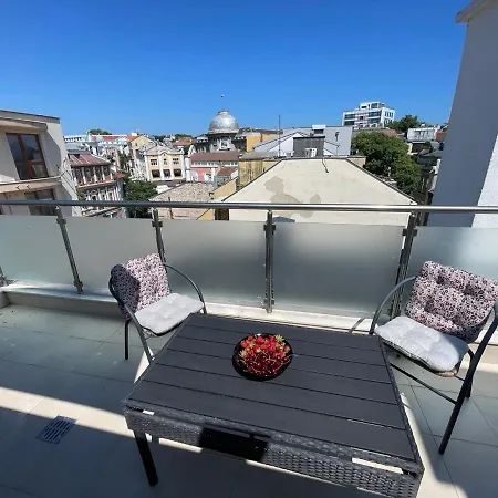Apartment Cozy 7 Minutes From The Sea With A Large Terrace *