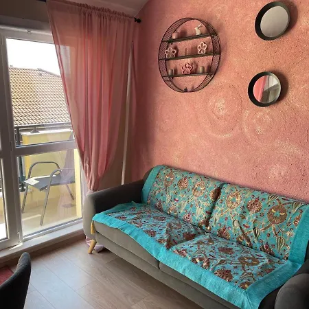 Apartment Cozy 7 Minutes From The Sea With A Large Terrace
